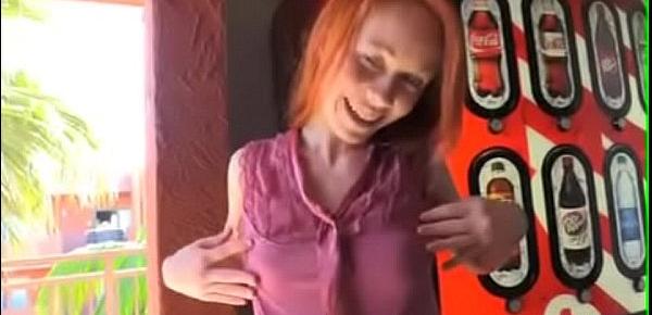Dolly Little al aire libre